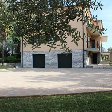 Mulini With Parking Daire